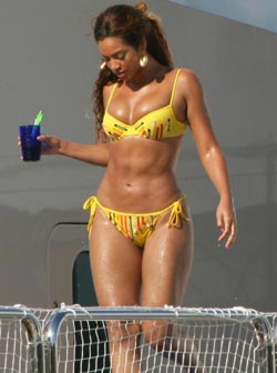 20070706091354-pa-curvas-bikini-1.jpg