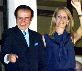 20070903125924-1263610443-carlos-menem-cecilia-bolocco-paralizan-divorcio.jpg